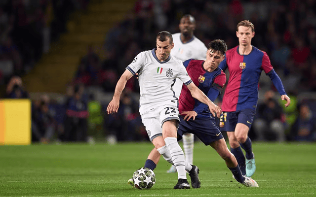 3-2！石川祐希9分+二连胜詹内利绝杀尼科洛夫21分难救主（詹内利绝杀助队3-2险胜！石川祐希9分收获二连胜，尼科洛夫砍21分仍无力回天）