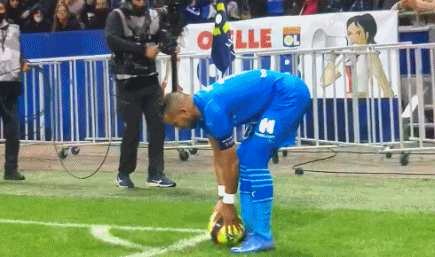 足球国足体脂数据公布，多名球员达标（国足体脂指标出炉，多名球员达标）