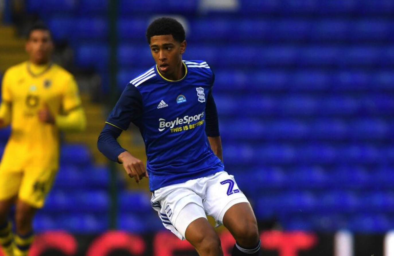 中场大师接受采访金句不断刷屏（中场大师专访金句频出刷爆全网）