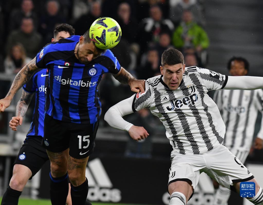 阿森纳3-1拜仁破其不败金身，马杜埃凯首球诺伊尔失误送礼（阿森纳3-1力挫拜仁终结不败，马杜埃凯处子球破门，诺伊尔低级失误送礼）