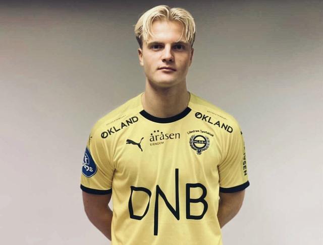 里夫斯说自己扣篮比东契奇多！后者回应：他不抢篮板也不防守（里夫斯称扣篮次数胜过东契奇，东契奇回应：他既不抢篮板也不防守）