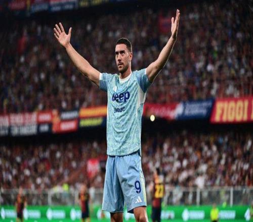 英超日本国脚与战犯照片合影，其俱乐部比赛在中国照常直播引球迷不满，咪咕客服回应（英超日本国脚被曝与战犯合影，其俱乐部在华比赛照常转播引球迷不满，咪咕客服回应）