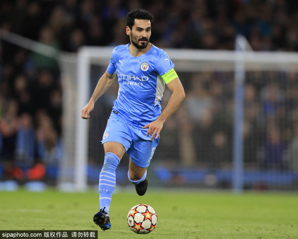 图赫尔：会找阿诺德聊聊，不过夸安萨目前竞争右后卫稍微领先（图赫尔：将与阿诺德沟通，右后卫之争夸安萨暂占上风）