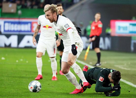 黄蜂主帅：我们没一个人能单防哈登，他真的是用各种方式得分（黄蜂主帅：无人能一对一限制哈登，他得分手段多样）