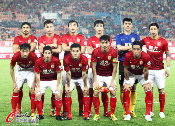 沪媒：柔佛48次射门无法叩开海港大门，替补门将陈威一战封神（沪媒：柔佛48脚狂轰仍颗粒无收，海港替补门将陈威化身铜墙铁壁）