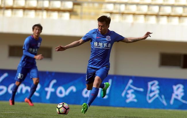 艾顿：我来湖人是填补空缺的，他们长期缺少攻守兼备的大个子（艾顿：加盟湖人是为补短板，球队长期缺少攻防一体的内线）