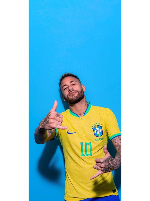 诺伊尔：第三球我知道出击会冒很大风险，当时想提前化解危险（诺伊尔谈第三球：明知出击高风险，只求提前化解险情）